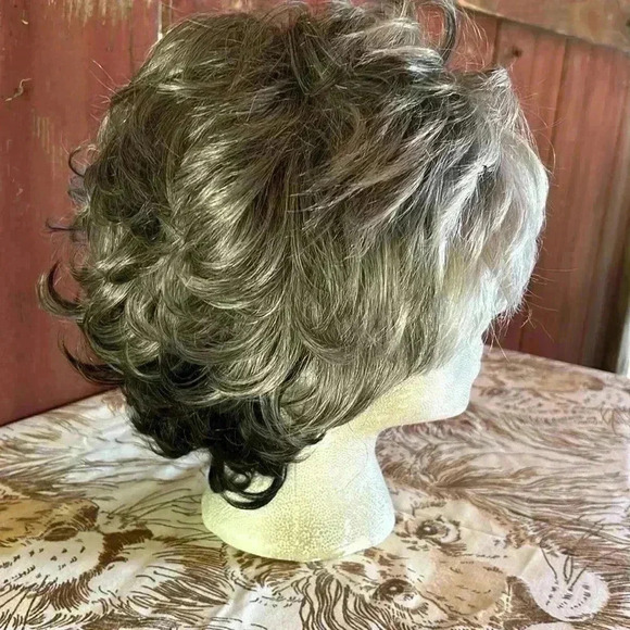 Vintage Wig Layered Mullet Shag Salt & Pepper Black & Silver Grey Unisex Costume - Picture 2 of 7